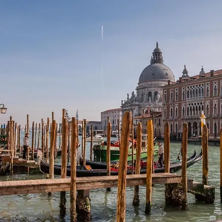 Fenice Backstage Over Canal-2
